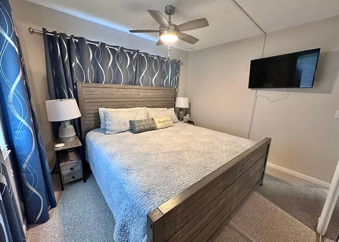 Welcome To Your Beachside Escape Tucked Away On The Serene Morgan Peninsula *